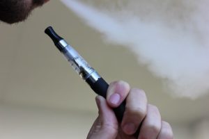 e-cigarette-1301664__340